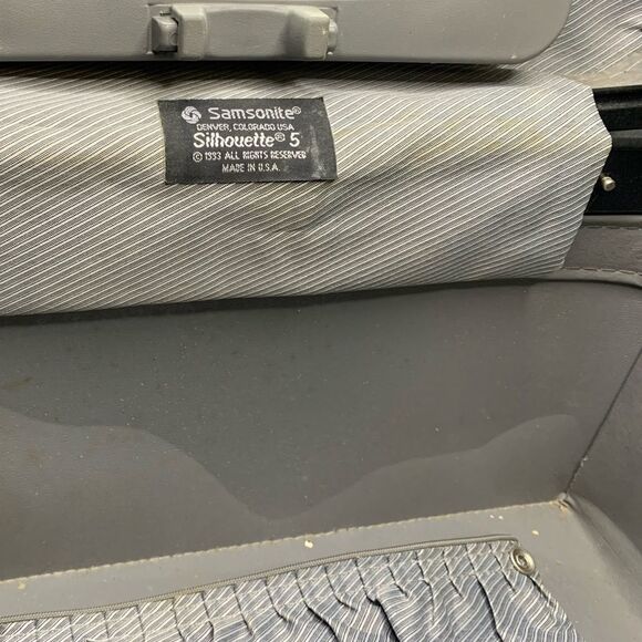 Vintage Samsonite Silhouette Train Case  - Picture 8 of 15